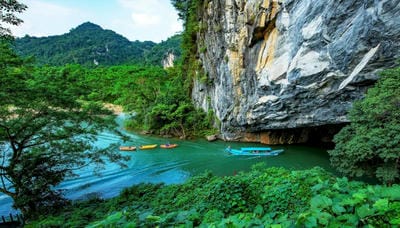 the-famous-caves-of-phong-nha-ke-bang