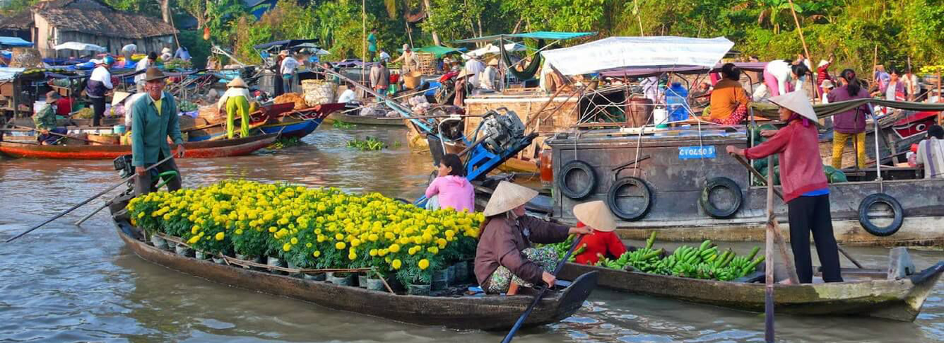 floating-market-in-Mekong-Delta